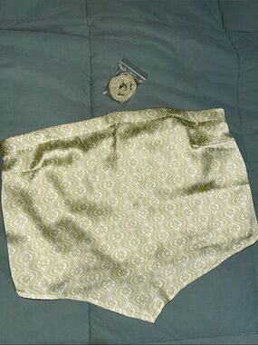 NWOT Hollister Light Green & White Strapless / Adjustable Strap Bandana Top - S